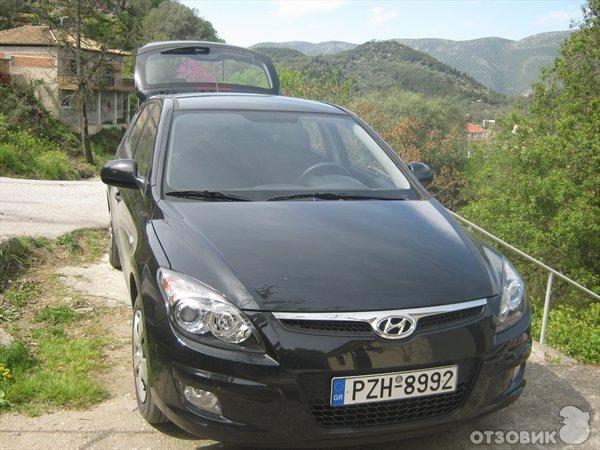 Автомобиль Hyundai i30 5-дверный хетчбэк (2009) фото